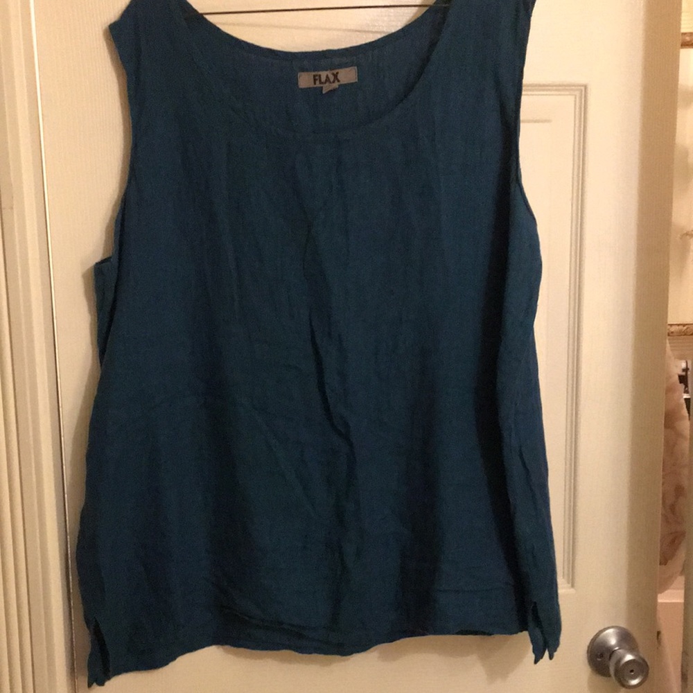 Women’s flax sleeveless blouse